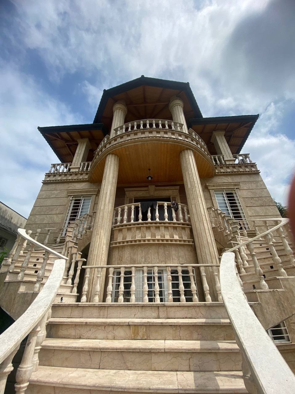 ویلا در لتینگان، نوشهر